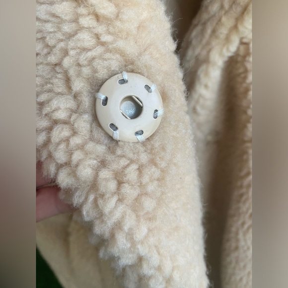 Jason Maxwell fluffy jacket! - Picture 4 of 8